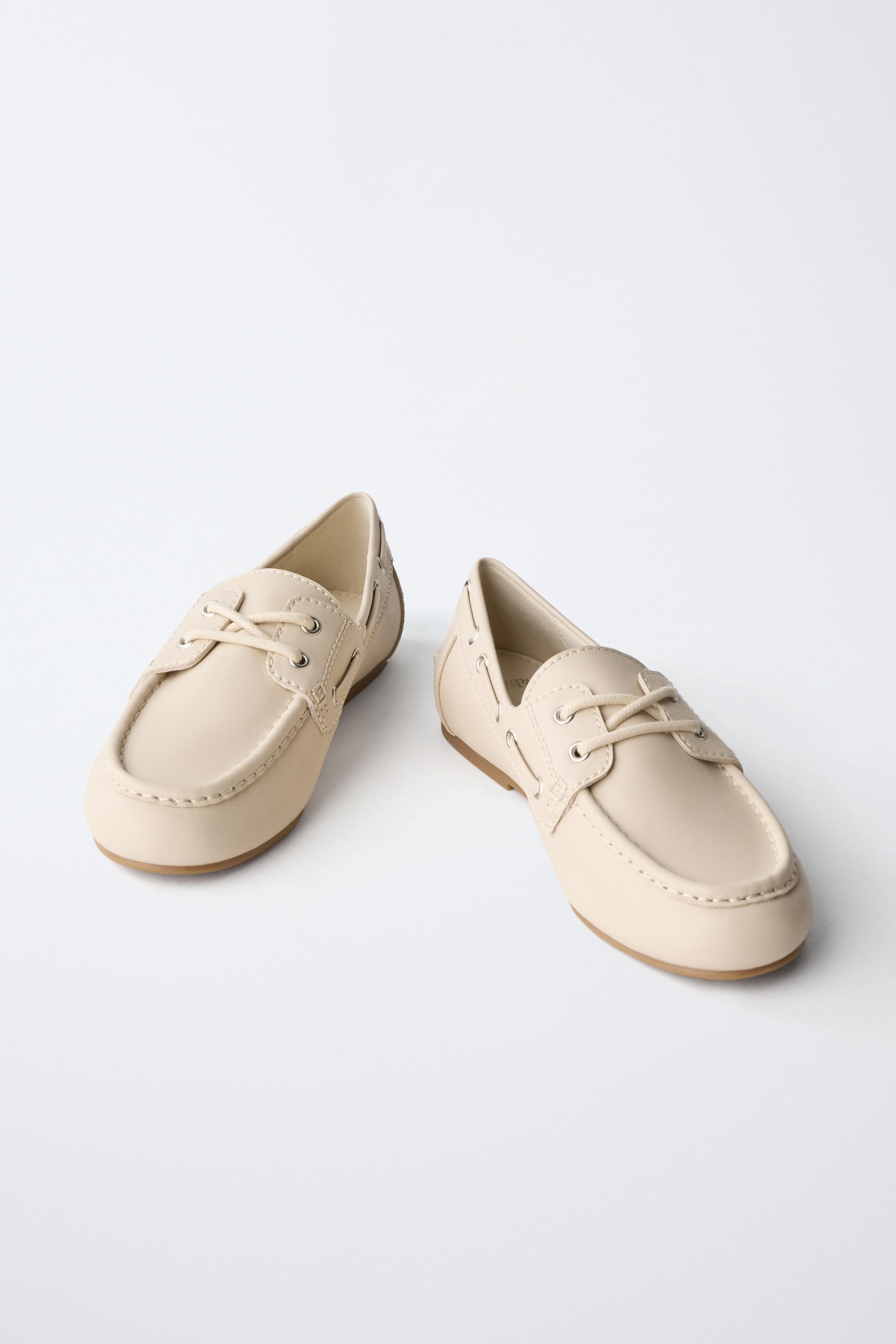 LACE-UP DECK SHOES